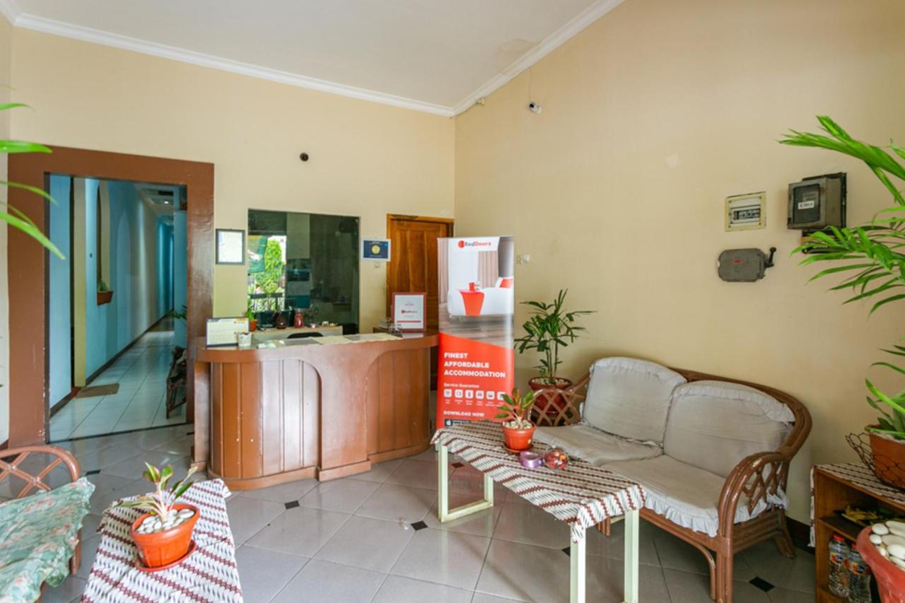Reddoorz Syariah @ Sakinah Guesthouse Sragen Extérieur photo