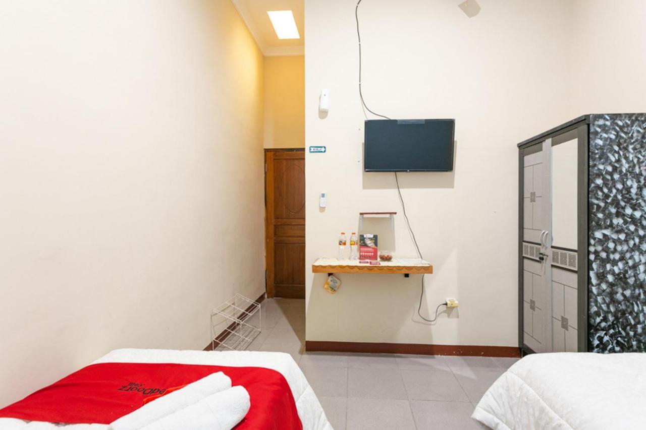 Reddoorz Syariah @ Sakinah Guesthouse Sragen Extérieur photo