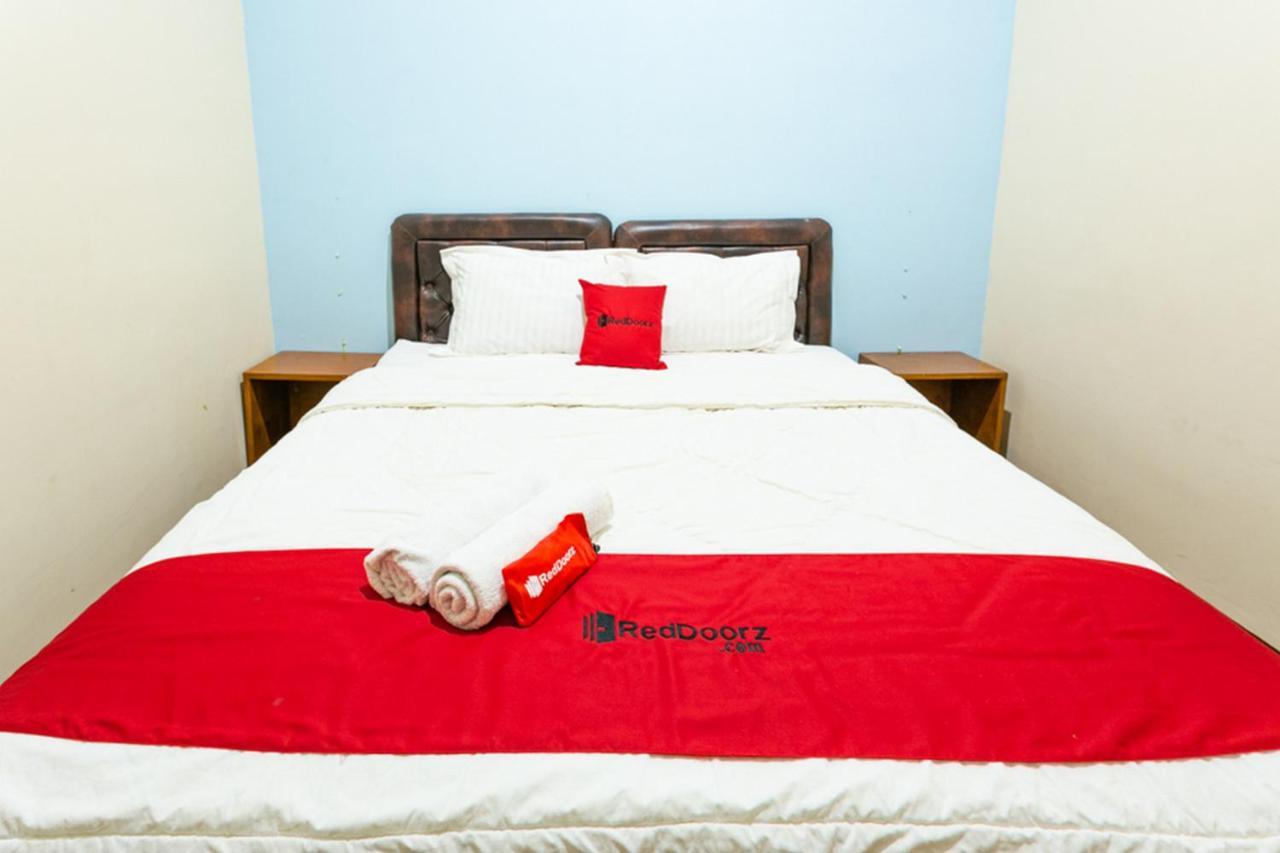 Reddoorz Syariah @ Sakinah Guesthouse Sragen Extérieur photo