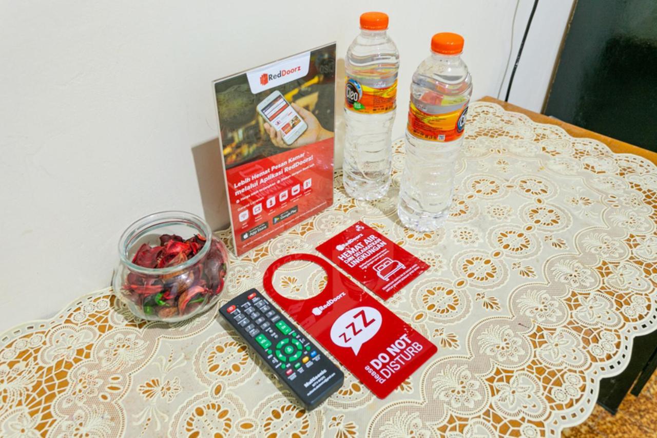 Reddoorz Syariah @ Sakinah Guesthouse Sragen Extérieur photo