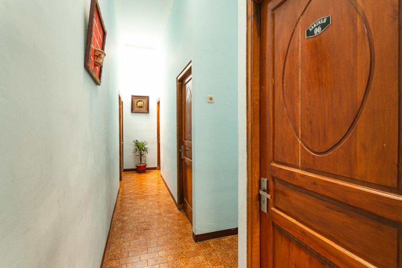 Reddoorz Syariah @ Sakinah Guesthouse Sragen Extérieur photo